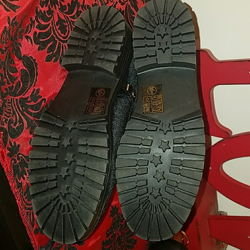 Black Suede boots (never worn) - Picture 6 of 6